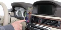 Uchwyt do Apple iPhone 12 z wbudowanym kablem USB oraz ładowarką samochodową - 4