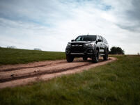 Zestaw dwóch lamp LAZER ST4 Evolution z systemem montażu w fabrycznym grillu - Toyota Hilux Dakar/Invincible (2018 -) - 6