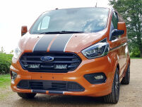 Zestaw dwóch lamp LAZER TRIPLE-R 750 (Gen2) z systemem montażu w fabrycznym grillu - Ford Transit Custom (2018 -) - 2