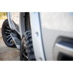 Progi, stopnie boczne czarne Rough Country Oval Nerf Steps Crew Cab - 5