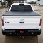 Twarda pokrywa paki tri-fold niski profil Rough Country 5'7