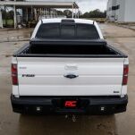 Twarda pokrywa paki tri-fold niski profil Rough Country 5'7