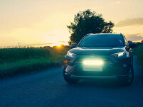 Zestaw lampy LAZER Linear 18 - z systemem montażu w fabrycznym grillu - Toyota RAV4 Hybrid (2018 -) - 3