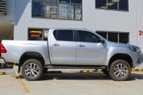 2'' Lift Kit FOX 2.5 Performance Reservoir - Toyota Hilux 05-15 - 2