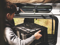 Okno uchylne Gullwing Land Rover Defender Front Runner - 9