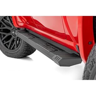 Progi, stopnie boczne aluminiowe Rough Country HD2 Crew Max