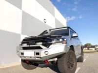 Zestaw dwóch lamp LAZER TRIPLE-R 750 (Gen2) z systemem montażu w fabrycznym grillu - Toyota V8 LC200 Series (2015 -) - 2