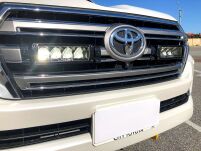 Zestaw dwóch lamp LAZER TRIPLE-R 750 (Gen2) z systemem montażu w fabrycznym grillu - Toyota V8 LC200 Series (2015 -) - 4