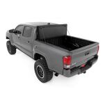 Twarda pokrywa paki tri-fold flip up Rough Country 5' - 6