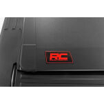 Twarda pokrywa paki tri-fold flip up Rough Country 5'7