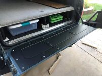 Huracan Fabrication schowek w klapie Landcruiser 80 series - 2