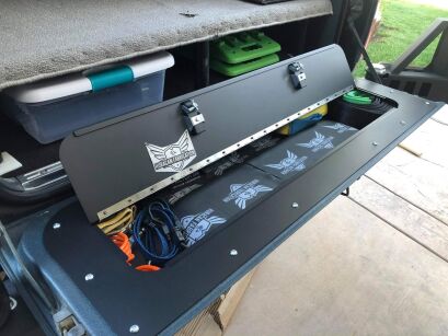 Huracan Fabrication schowek w klapie Landcruiser 80 series
